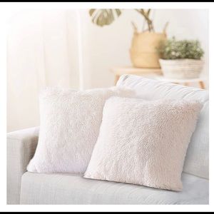 Panku Long Hair  PV Fur Pillow Cover Super Soft 2 Pack With Zipper 20”20…
